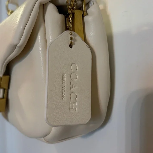 NWOT 🌲 Coach Pillow Tabby Crossbody/Handbag in Soft Marshmallow Leather - Picture 4 of 13